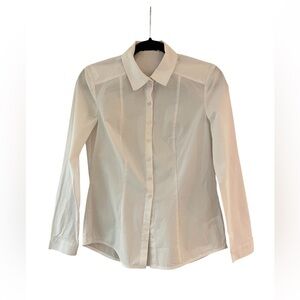 White Button-Up Shirt with pleats / fitted style / office or casual / 4/6